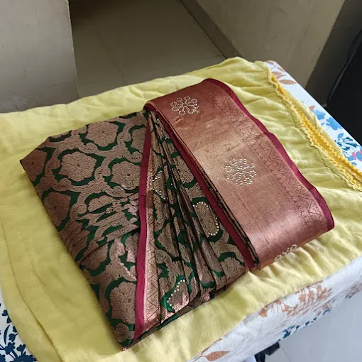 Neat Cute Saree Prepleat service